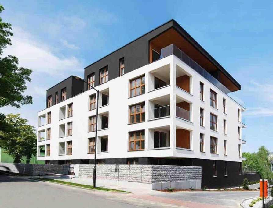 Mango W/patio & Parking Apartment