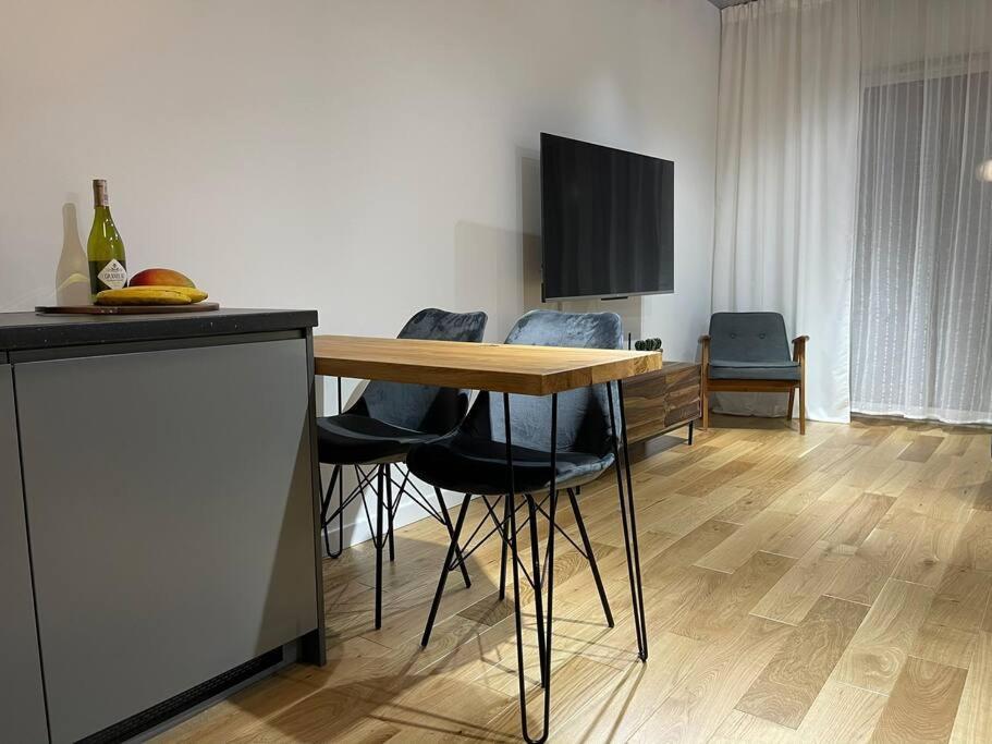 Apartment Mango W/patio & Parking *